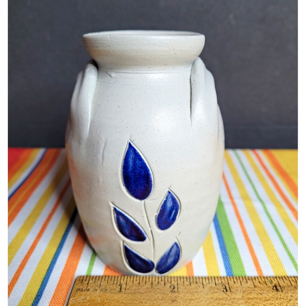 WILLIAMSBURG Art Pottery Vase White Blue Leaf Floral 4.75 in Tall x 3 in
